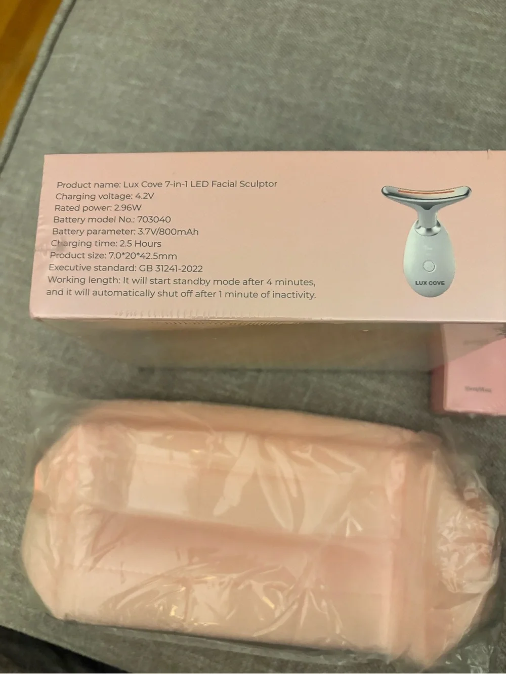 BRAND NEW Lux Cove 7-in-1 LED Face Sculptor + Vitamin C Serum & Travel Case